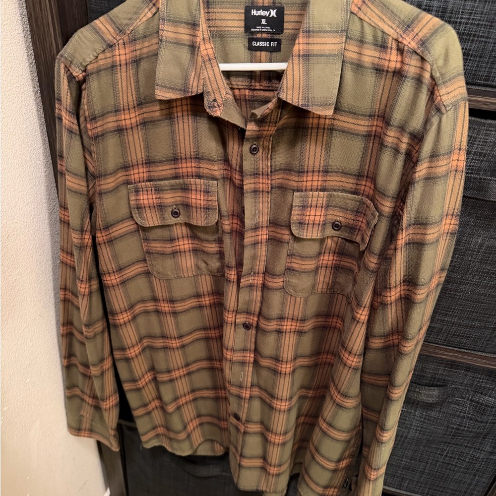 Hurley Men's Plaid Shirt in Olive and Rust
